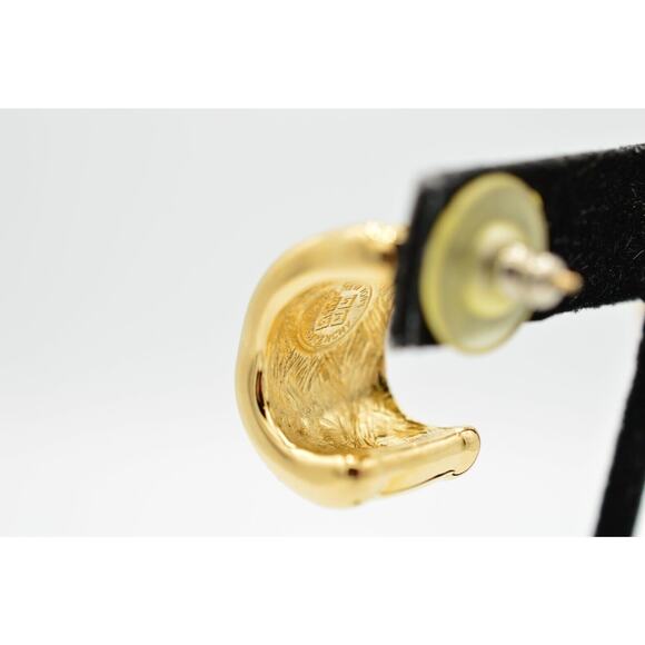 Givenchy Vintage Earrings Hoop Textured Brushed Gold Tone Signed NOS 1980s BinU - Picture 6 of 8